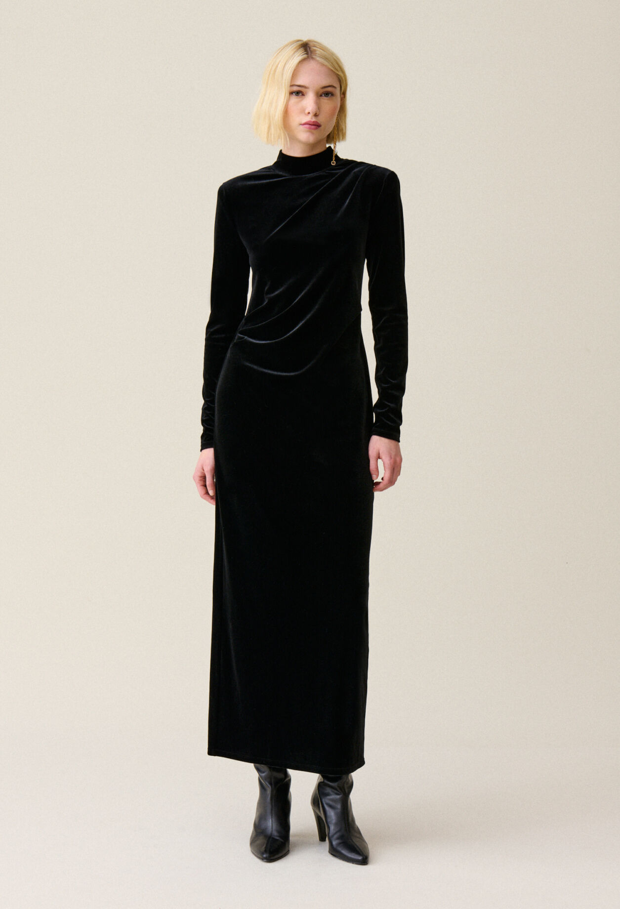 Robe longue cintree velours noir pour femme Claudie Pierlot