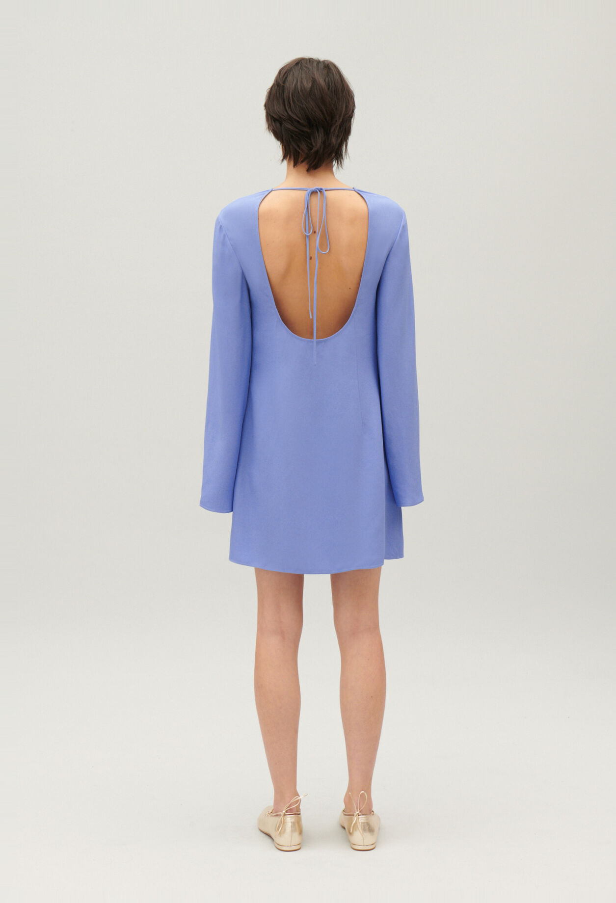 Short lavender dress with open back