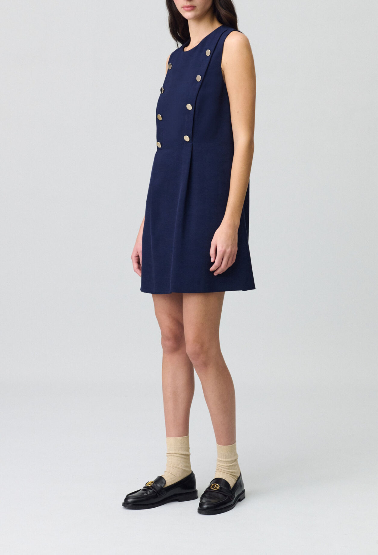 Robe courte ajust&eacute;e