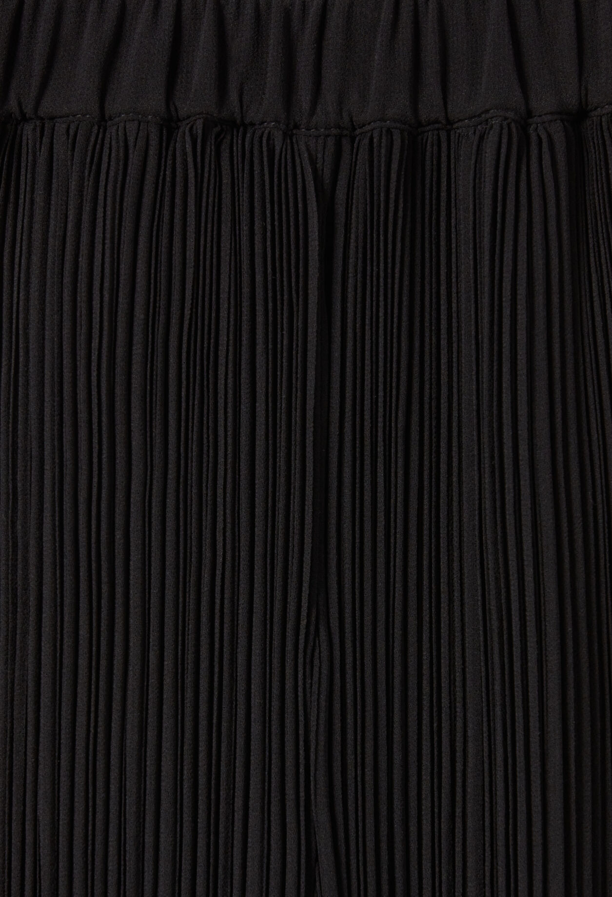 Plissierte Hose mit Volant