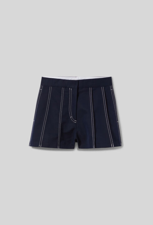 Short contrasté à plis