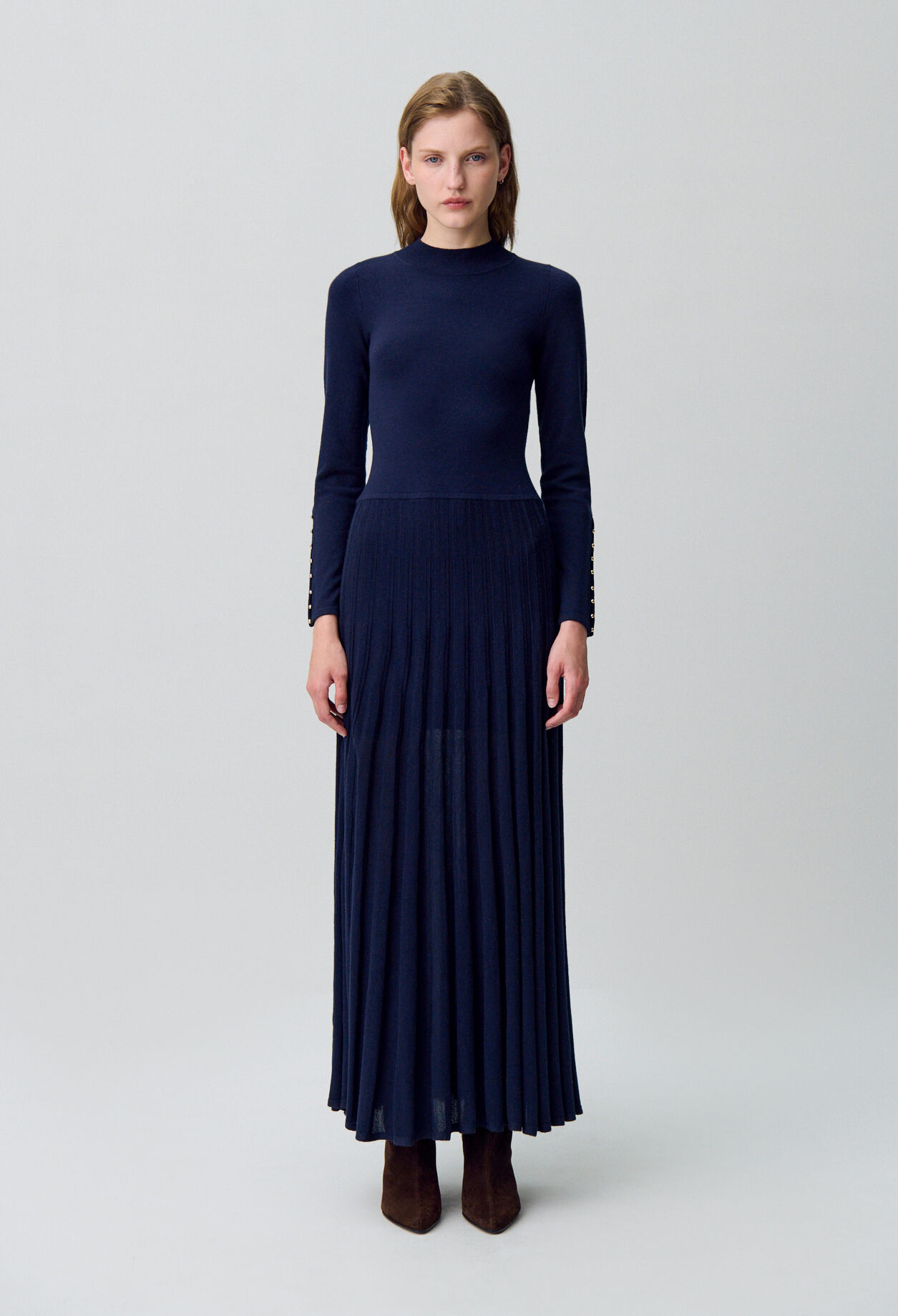 Langes Strickkleid mit Kragen