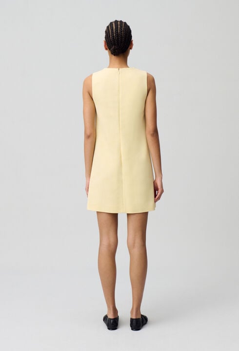 Robe courte ajustée