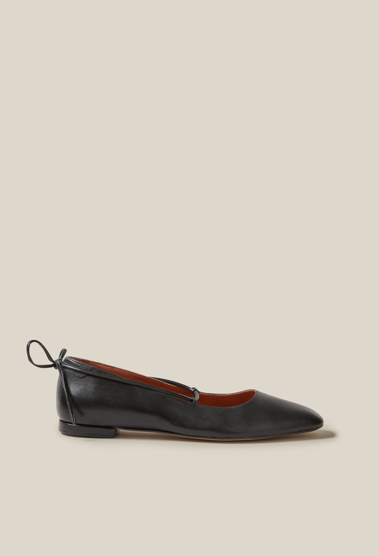 Schwarze Leder-Ballerinas
