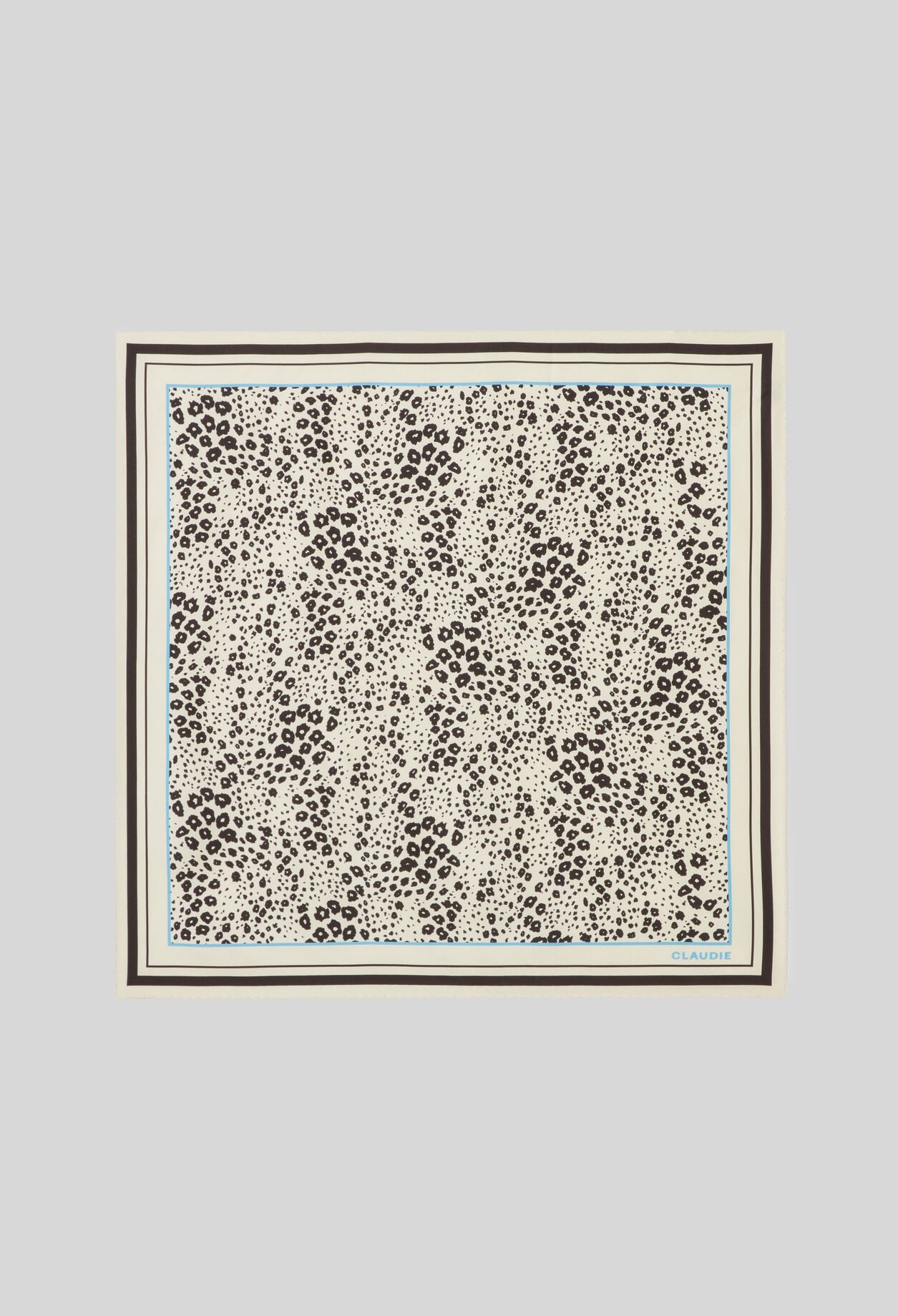 Foulard carré soie imprimé léopard