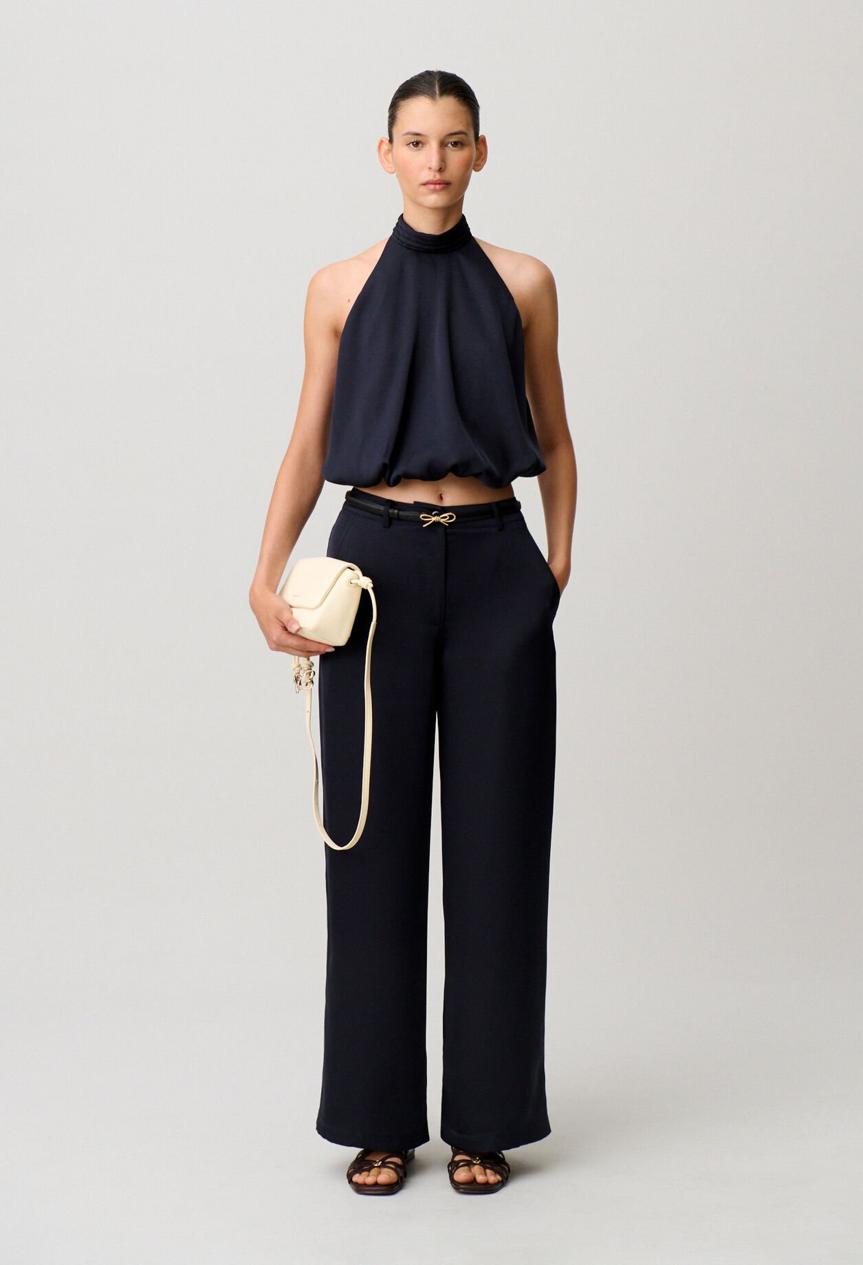 Top satin&eacute; dos nu