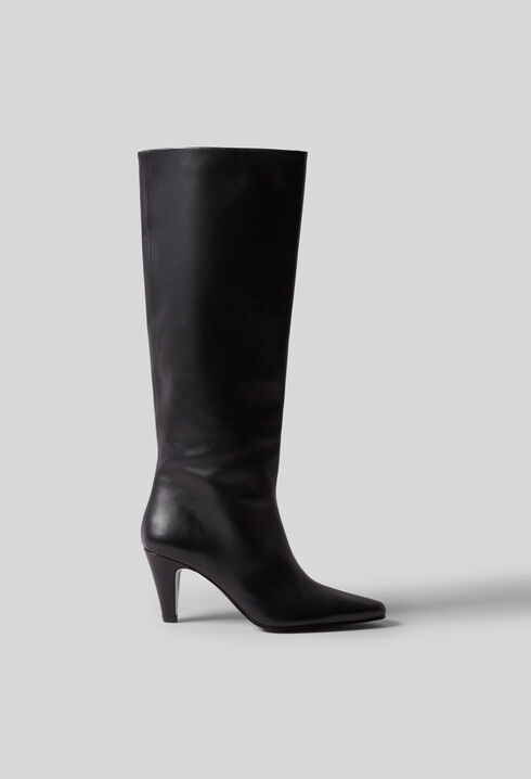Hohe Lederstiefel